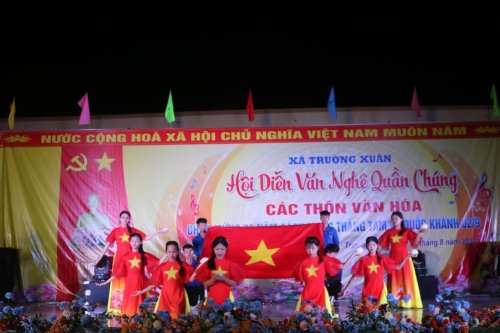 văn nghệ 2.jpg